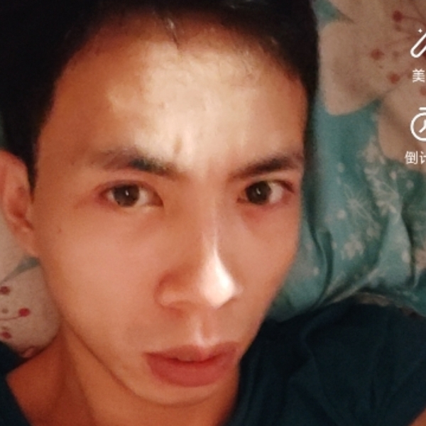 平淡漫步服饰的照片