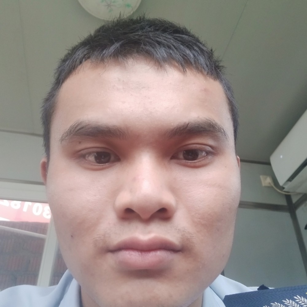 初雨笑现实的照片