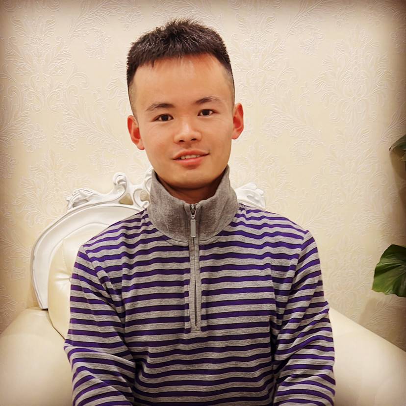 无语打云朵的照片