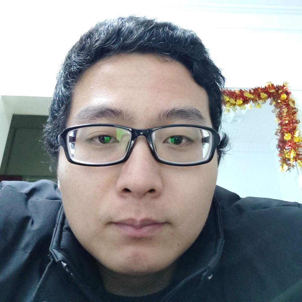 明明在上的照片
