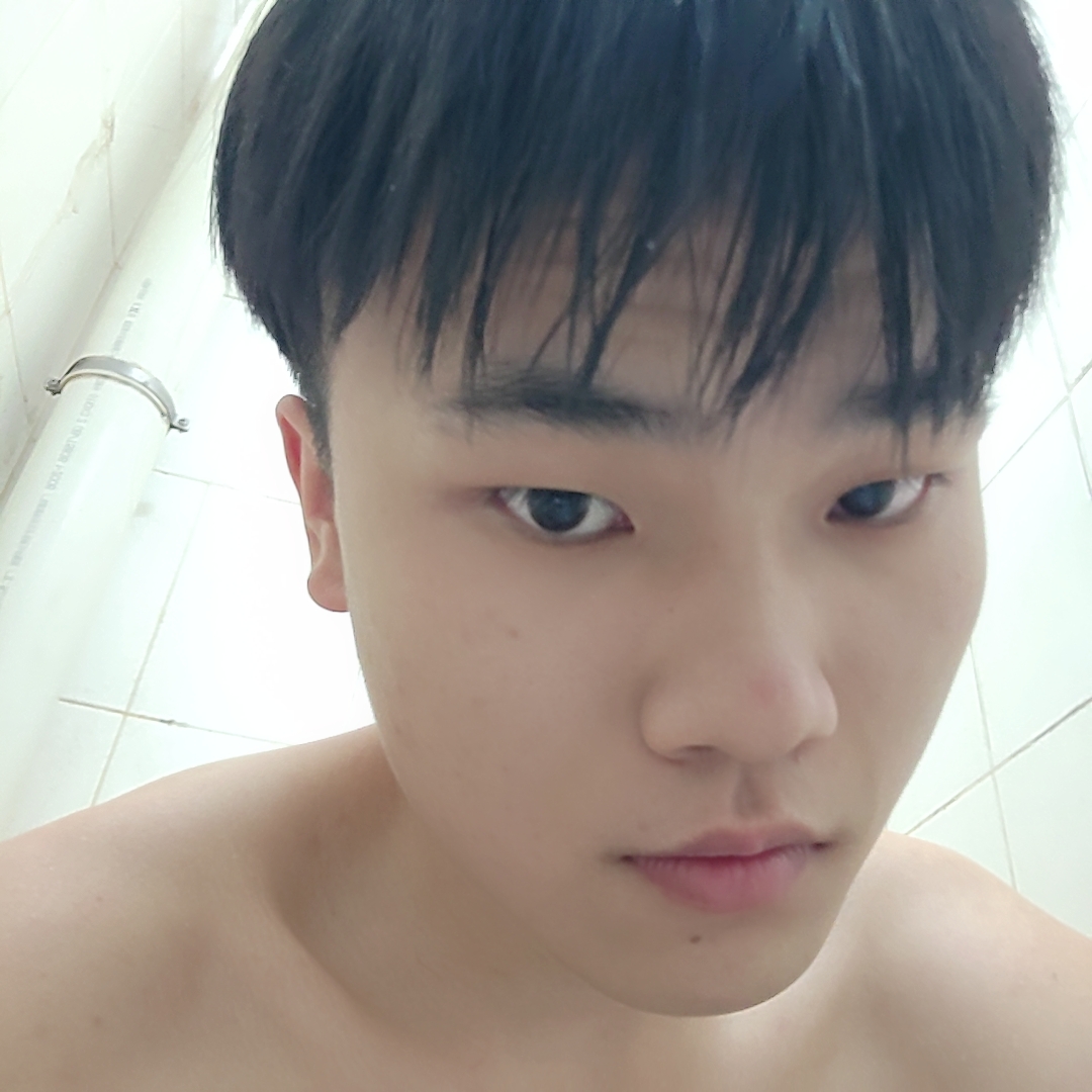 电脑爱恋年轻的照片