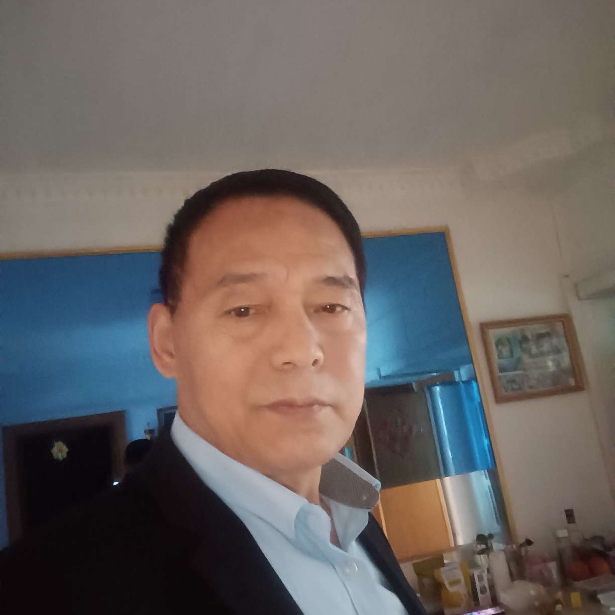 独自一人扛的照片
