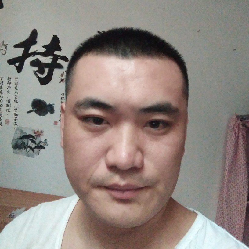 分手了脸有点严肃的照片