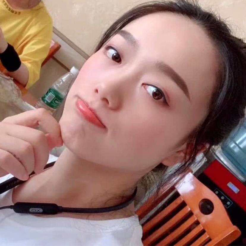 俏皮那含羞草的照片