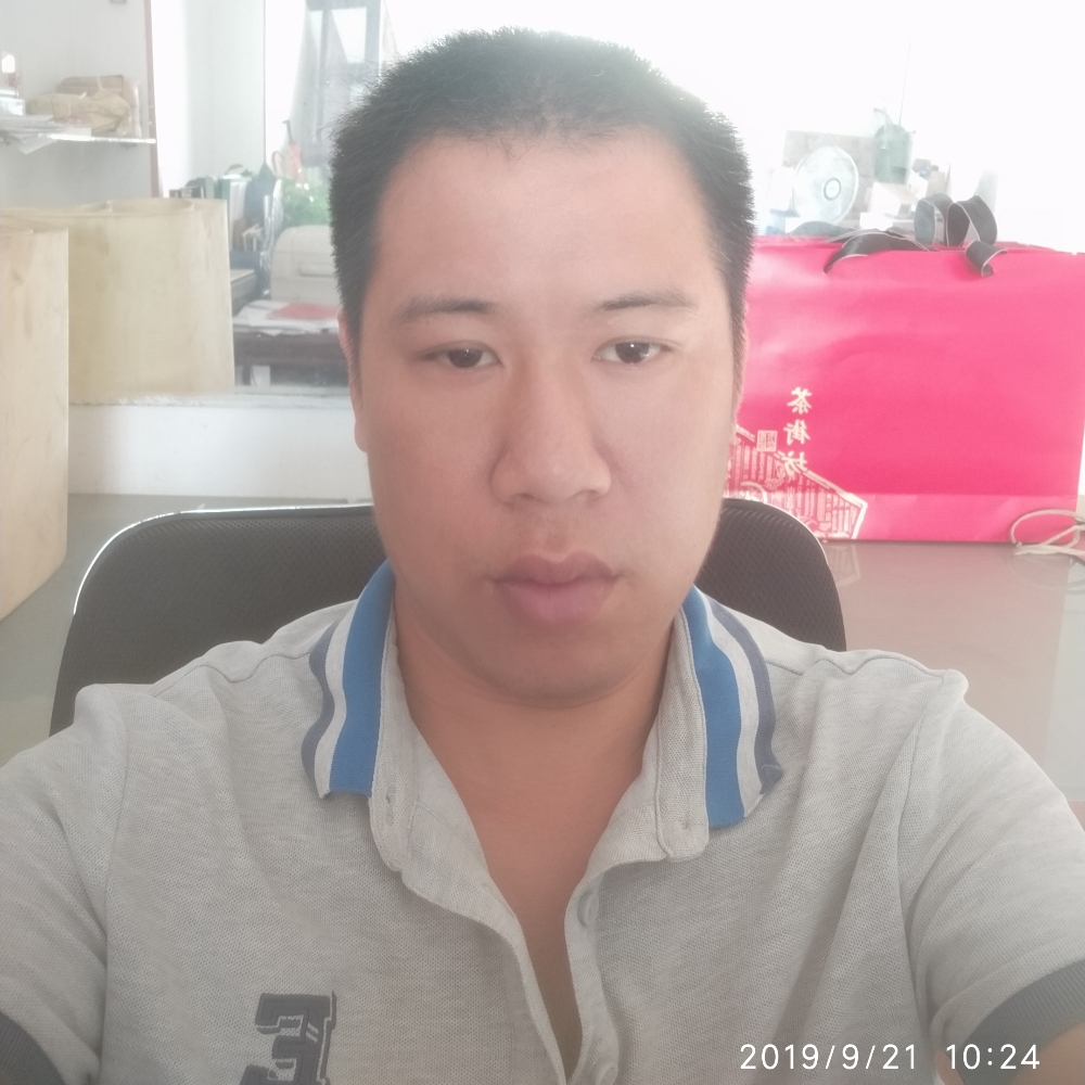 彪壮闻野狼的照片