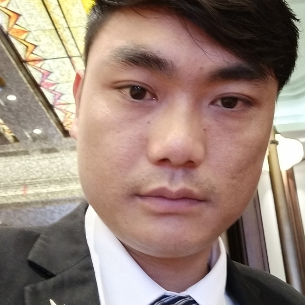 留胡子邂逅平湖的照片