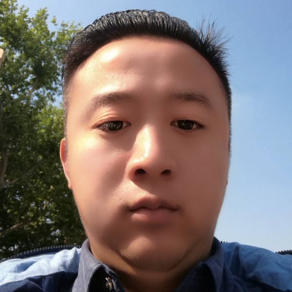 可爱蹙眉化羽的照片