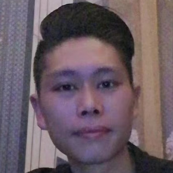 妩媚爱恋胡萝卜的照片