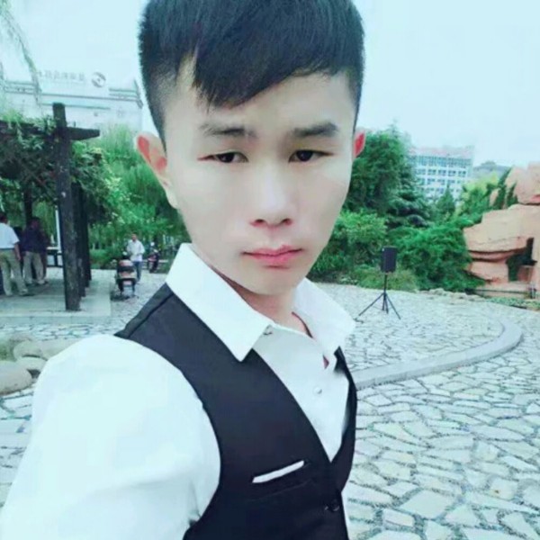 沉静拾忆柜子的照片