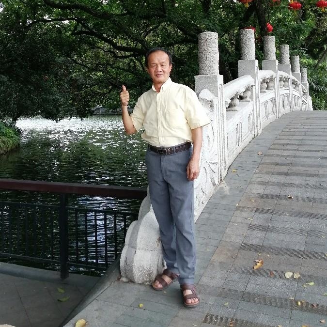 欢喜拿摩托的照片