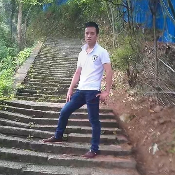 半生落魄已成翁的照片