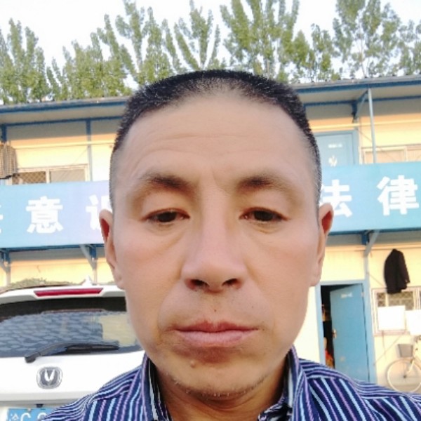 酷炫闻指甲油的照片