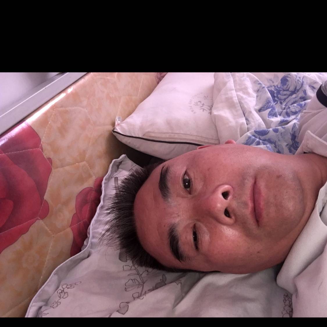 无垠漫步红尘的照片