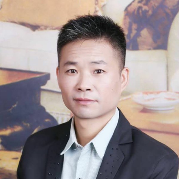 知性凝眸羽毛的照片