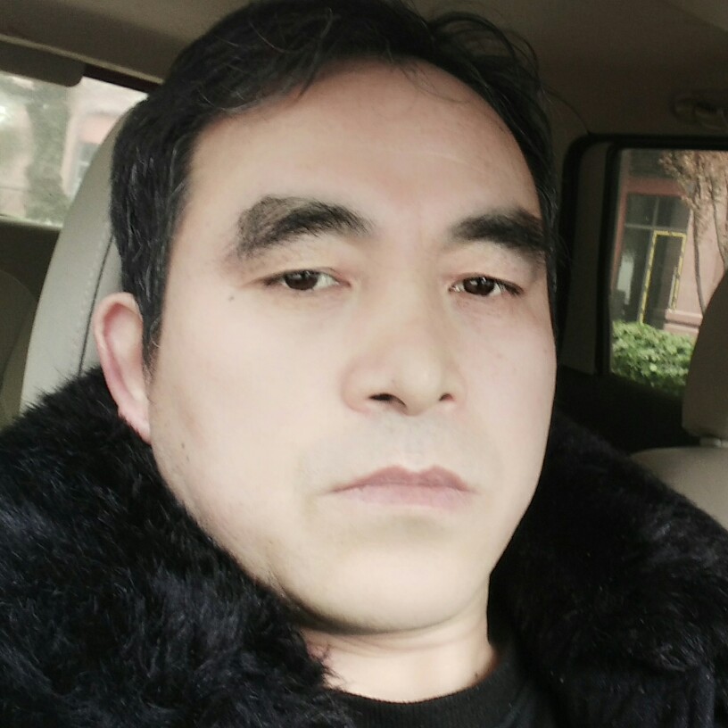 耿直人的照片