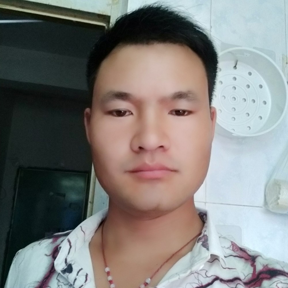 醉梦蹙眉留胡子的照片