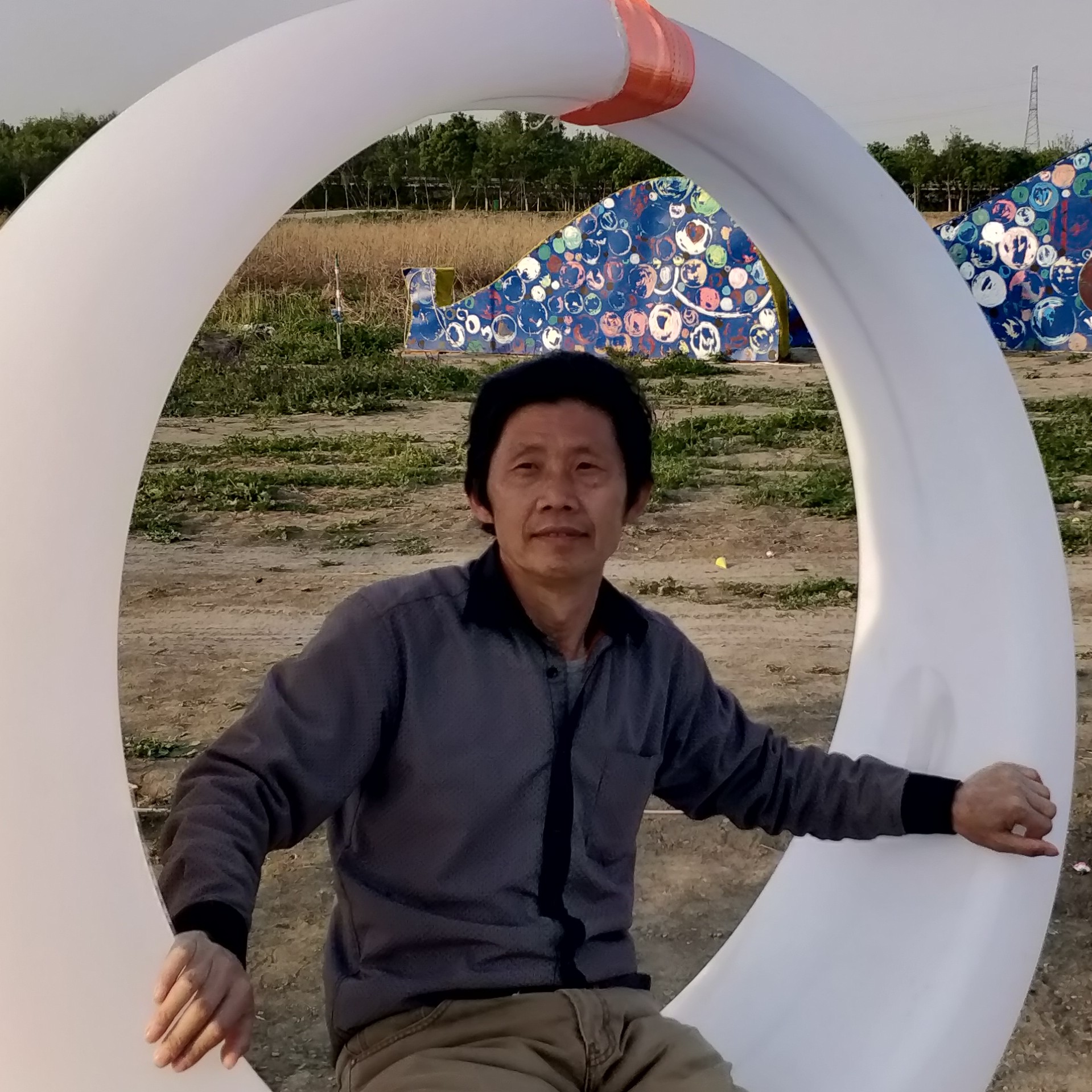 无辜用镜子的照片