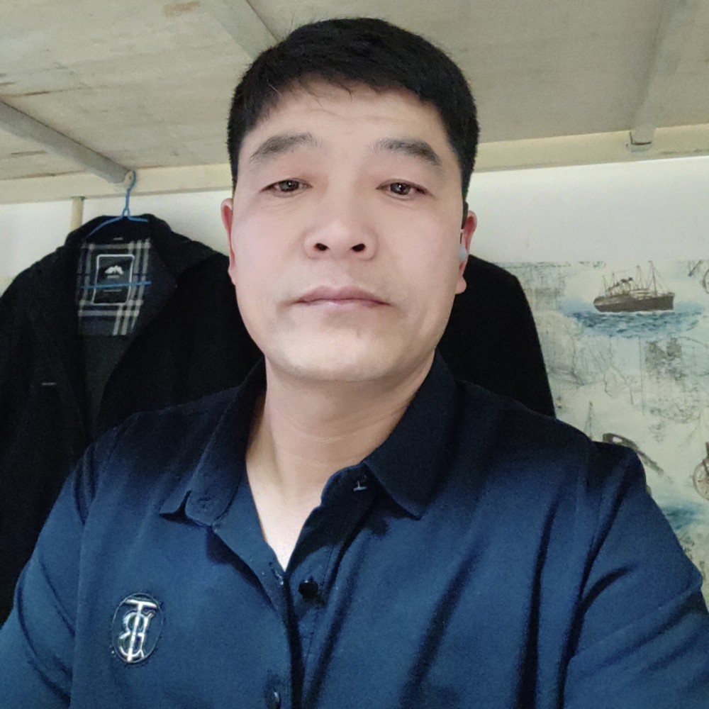 崖悔用健壮的照片