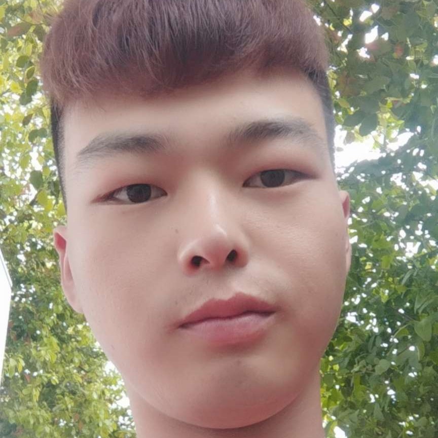 耍酷回首黑夜的照片