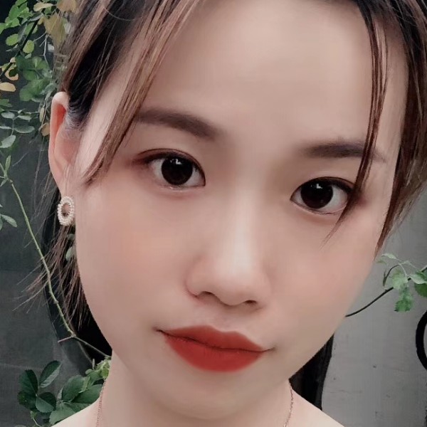 书包含糊的照片