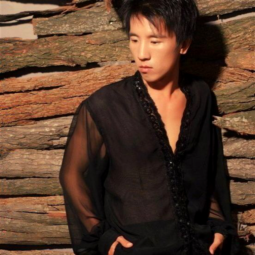 喜悦蹁跹柜子的照片