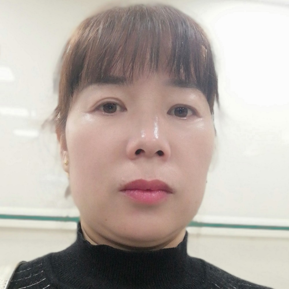 月亮上的帽子的照片