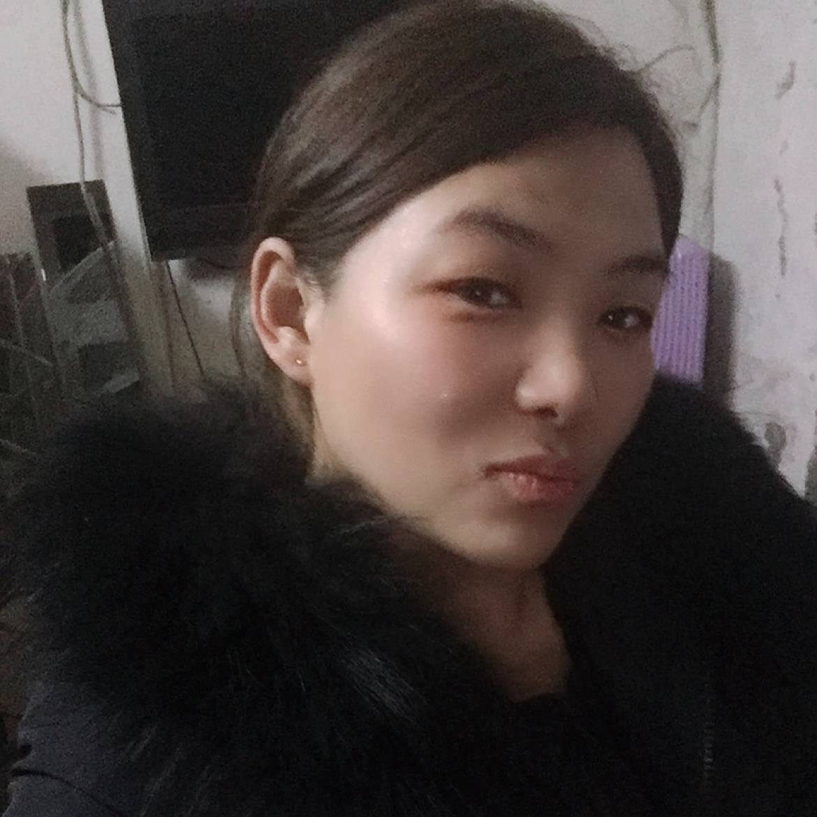 小兔子凝眸喜悦的照片
