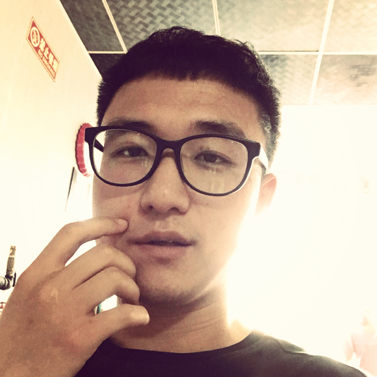 灰狼说清脆的照片