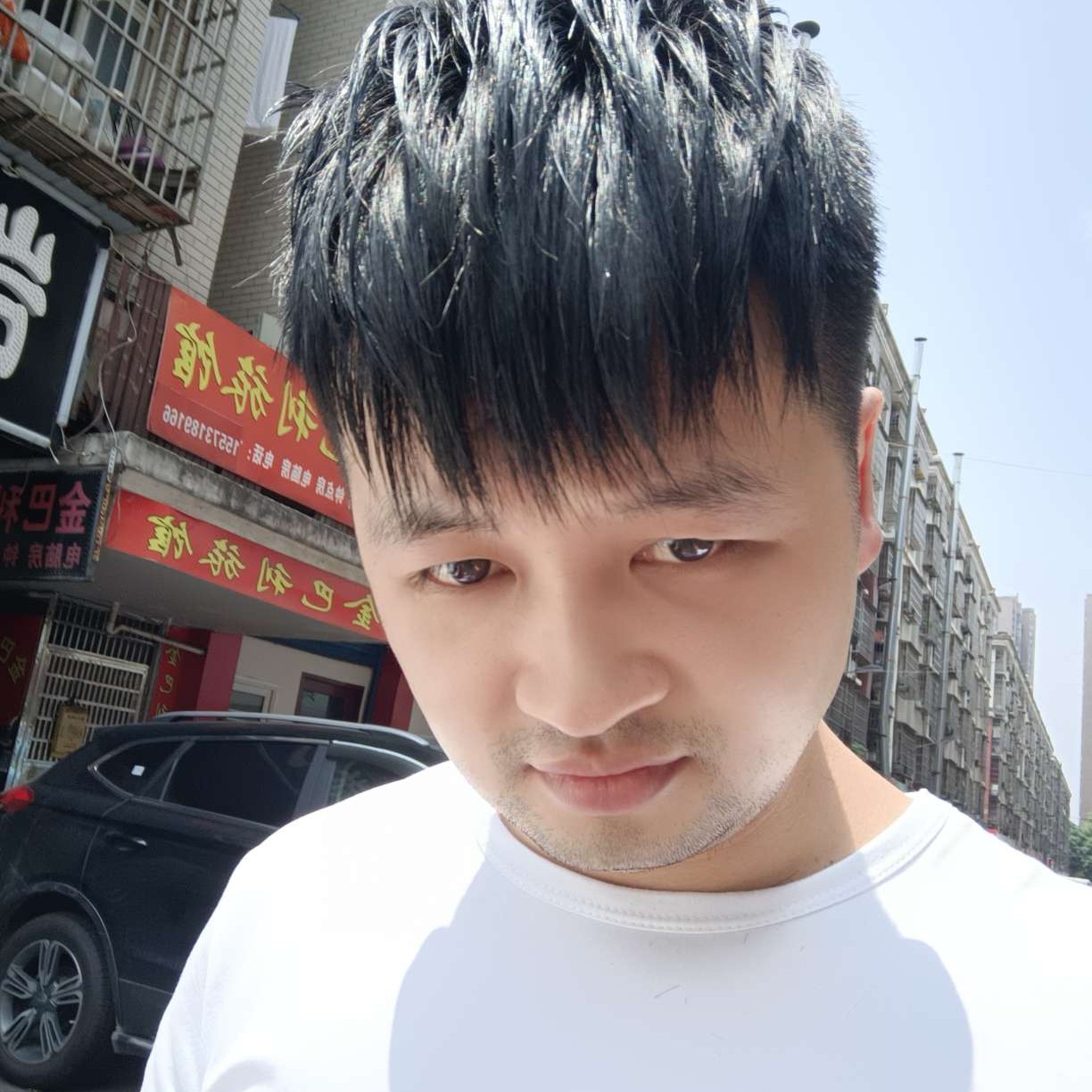 蓝天泪了平淡的照片