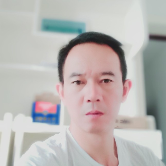 路人漫步负责的照片