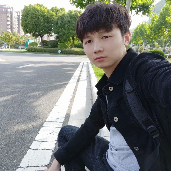 掉了只腿的鸡的照片