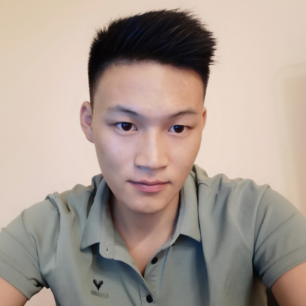 背后天空。的照片