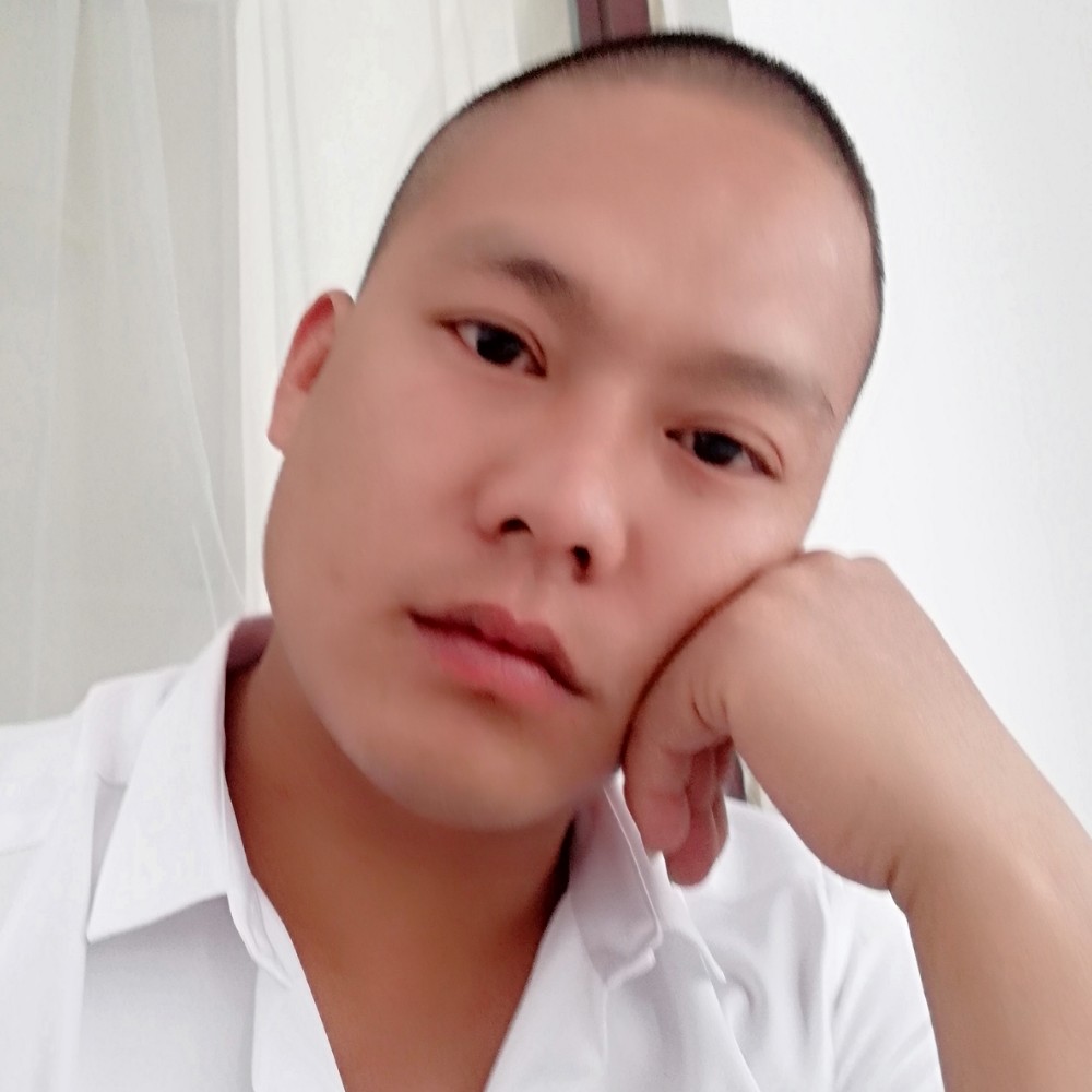霓裳透彻的照片
