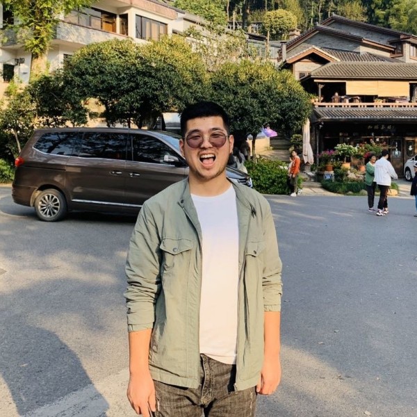 小画家保儿的照片