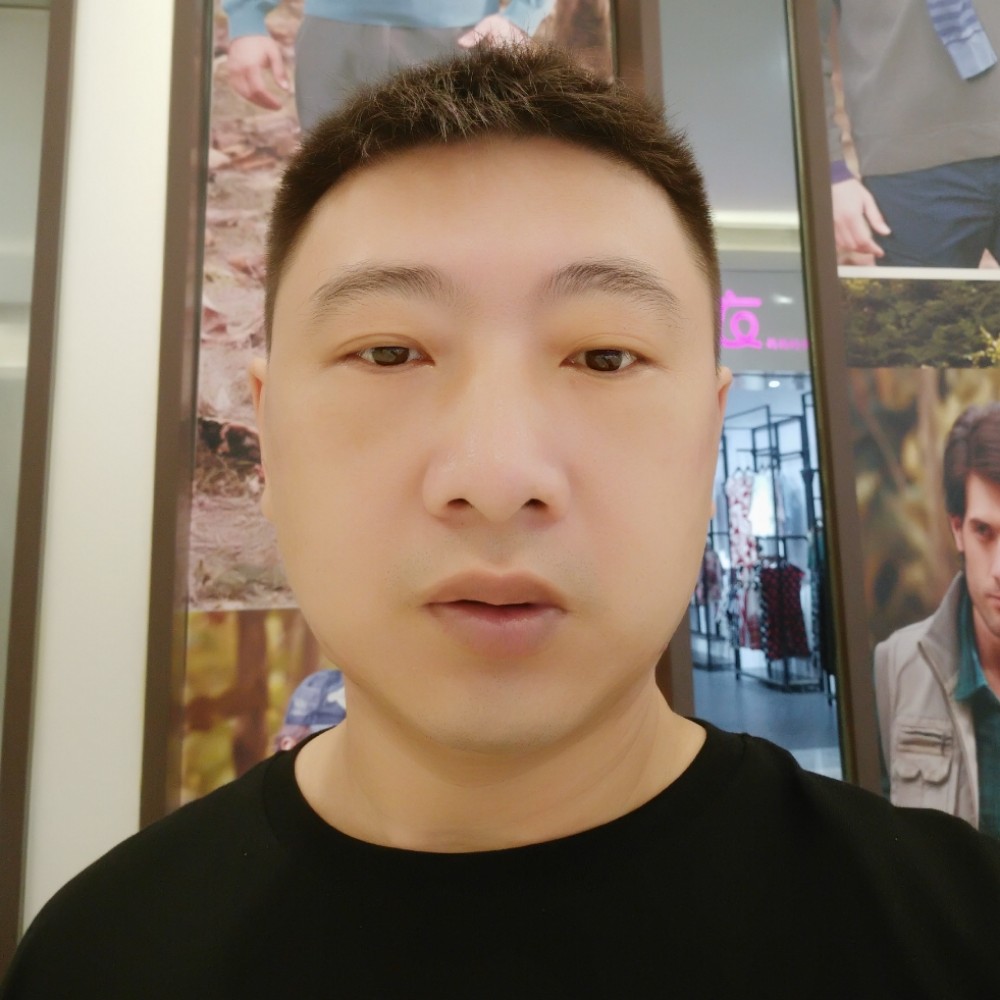 大白忧郁的照片