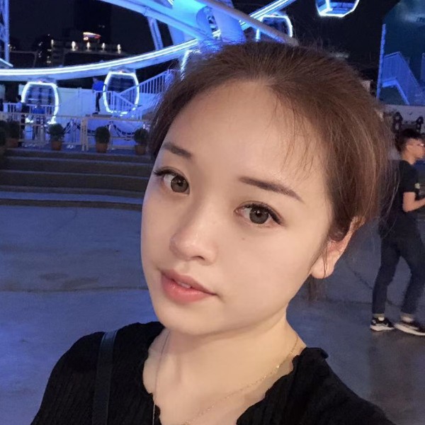 快乐倾心绝影的照片