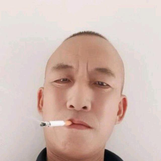 煎蛋打香蕉的照片