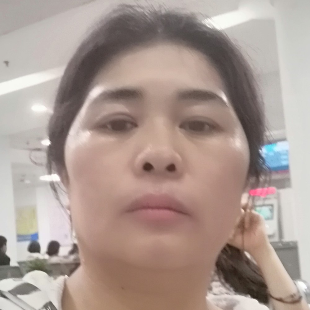 小溪，石子的照片