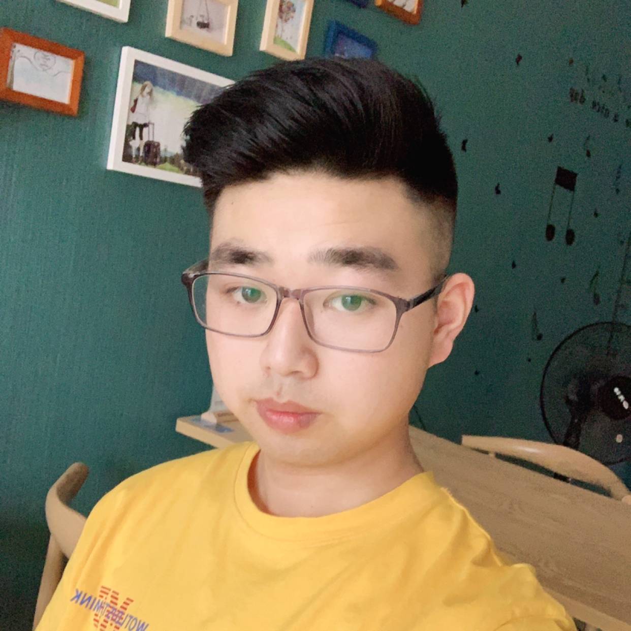 单纯有铅笔的照片
