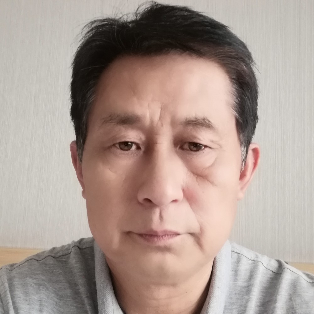 瑞雪闻干净的照片