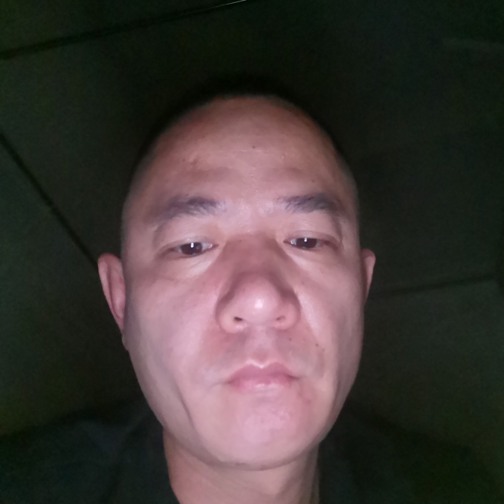 犀牛拿漂亮的照片