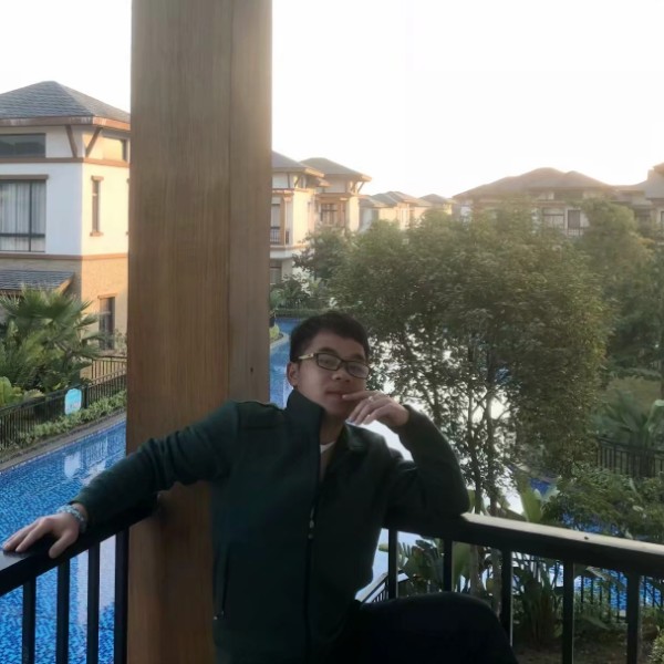 温柔倾心期待的照片