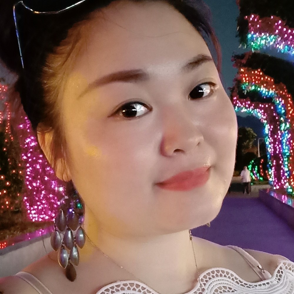 依燕妮的照片
