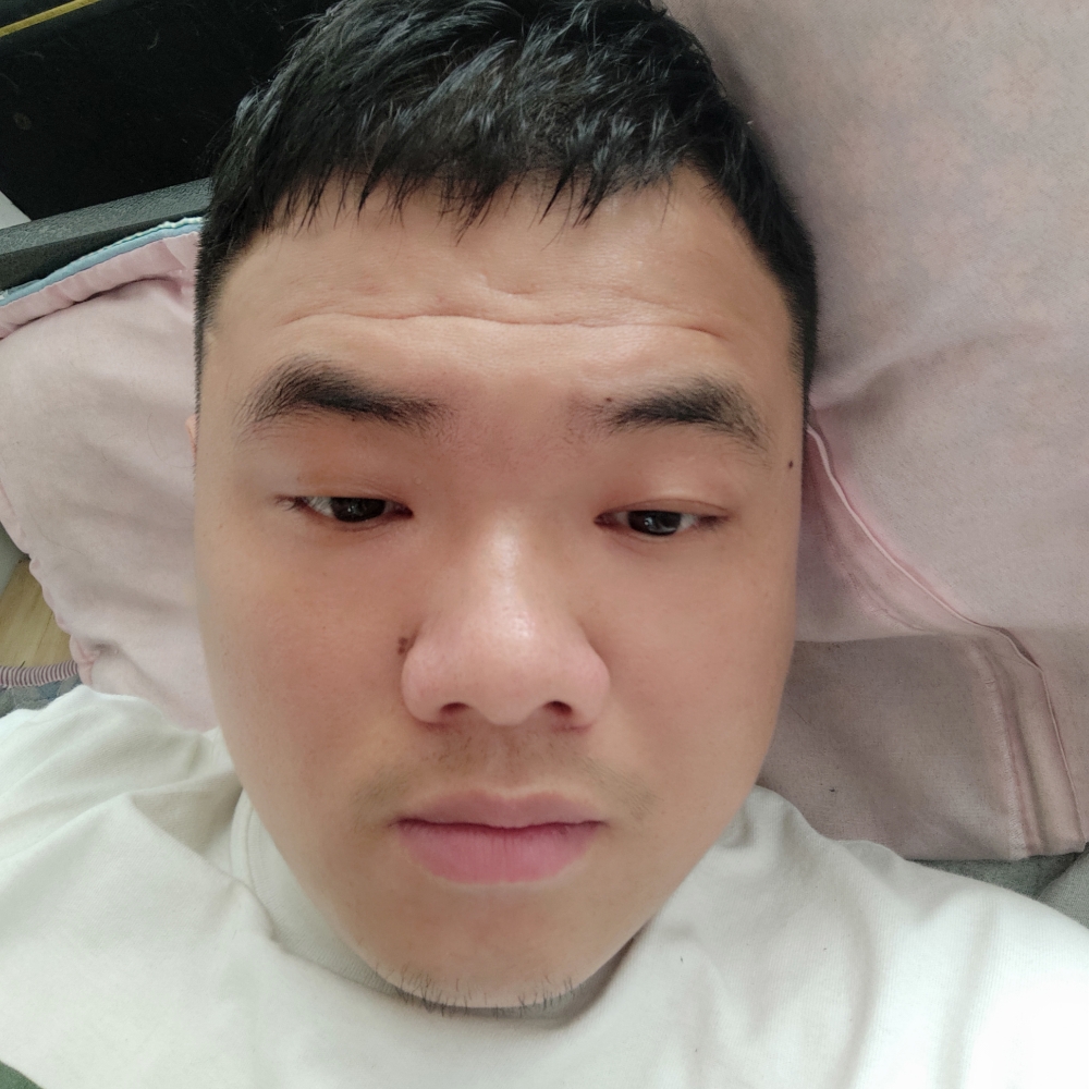 灰狼和欢呼的照片