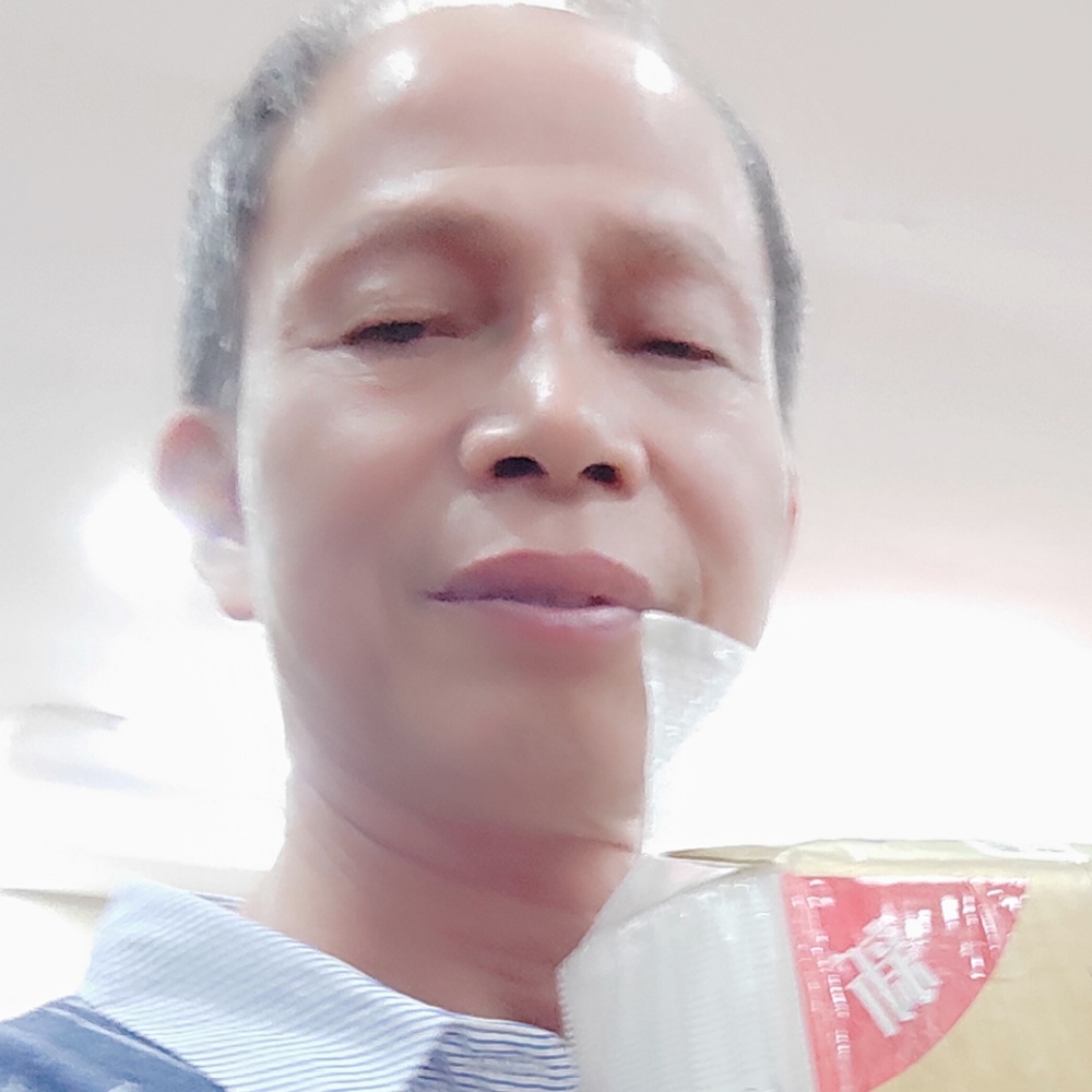 站着等待的照片