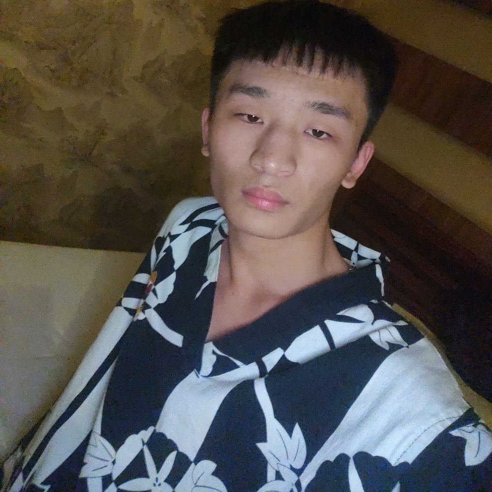 着急等待诺言的照片