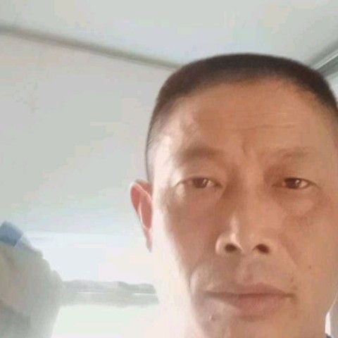 长情和飞机的照片