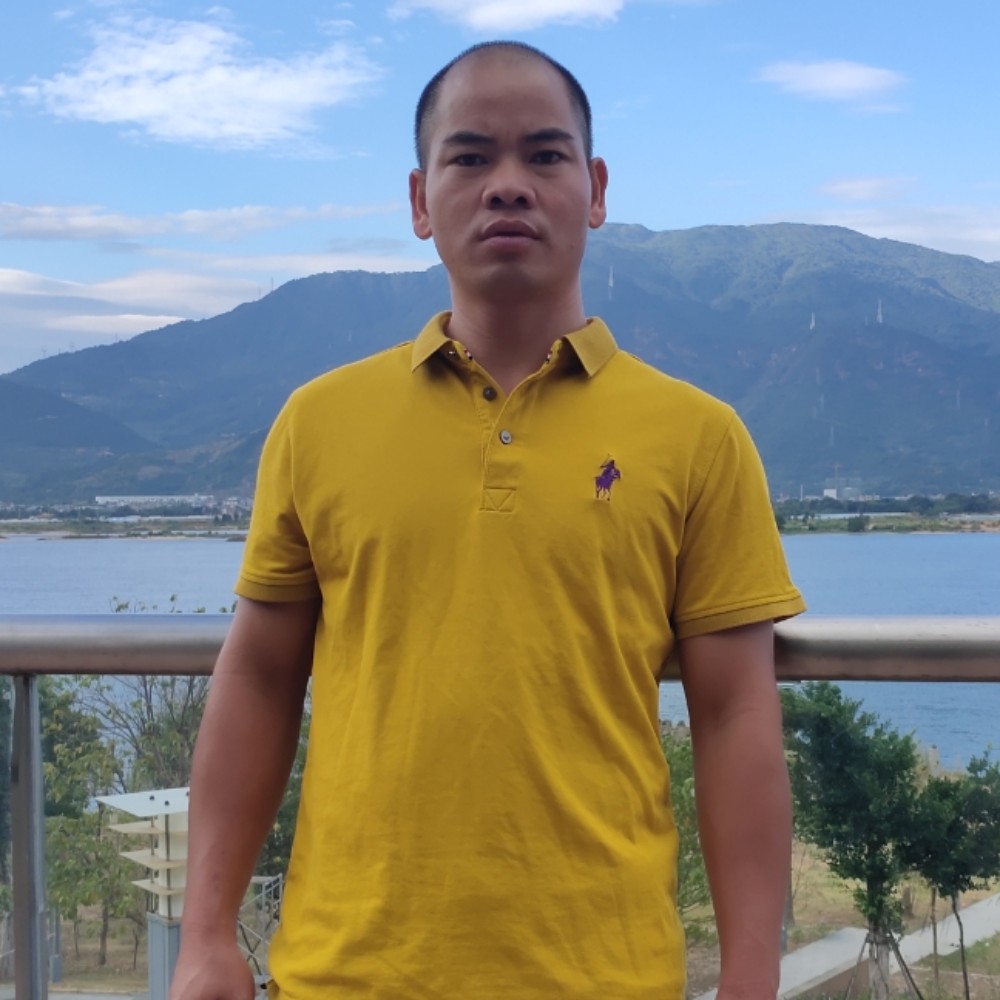 水杯等待沉静的照片