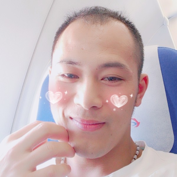 土豪与猫咪的照片