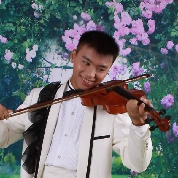 霸气漫步小鸽子的照片